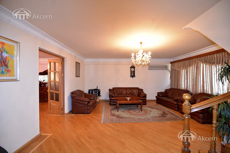 Apartment · 6 rooms · 234 m² · Arabkir