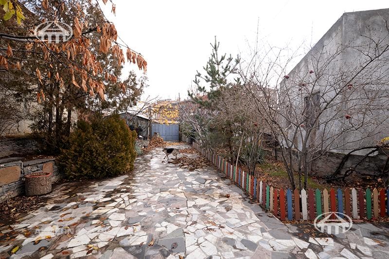 Mansion · 9 rooms · 560 m² · Kentron
