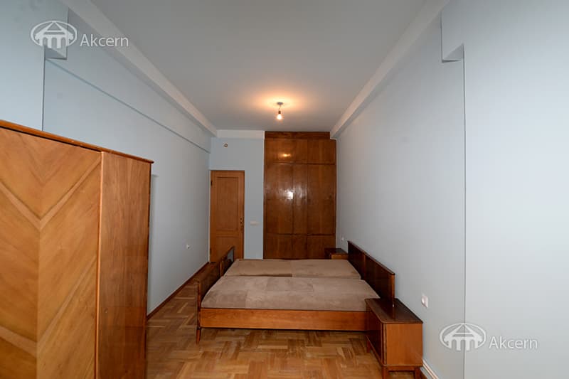 Apartment · 3 rooms · 80 m² · Kentron