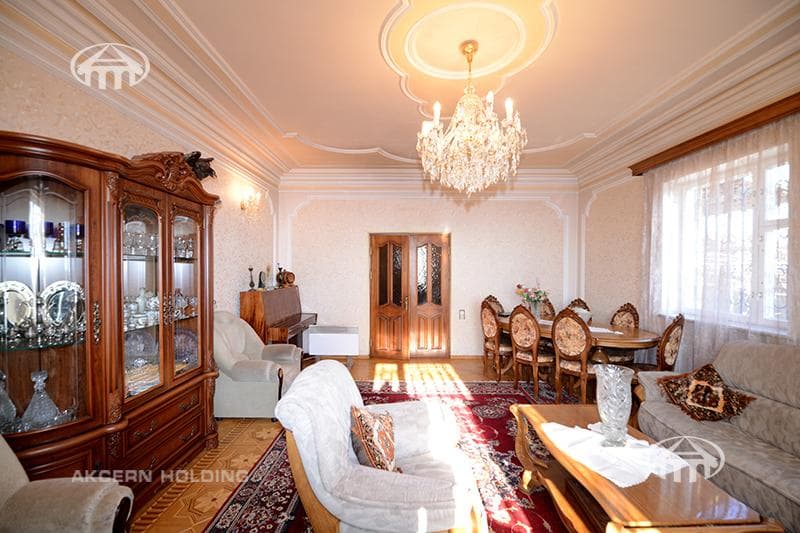 Особняк · 350 м² · Котайкская область
