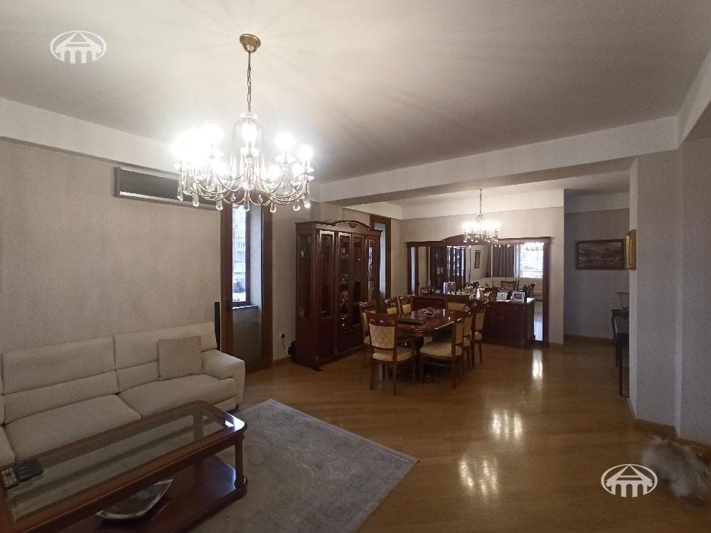 Квартира · 4 комн. · 171 м² · Арабкир