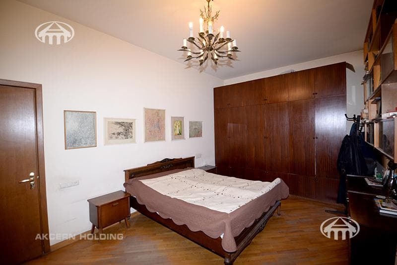 Mansion · 9 rooms · 560 m² · Kentron