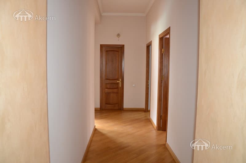 Особняк · 5 комн. · 300 м² · Арабкир