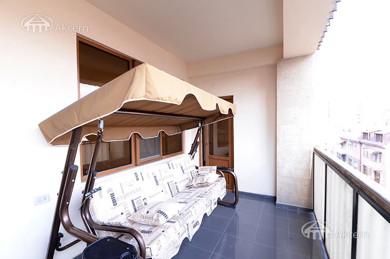 Apartment · 4 rooms · 240 m² · Kentron