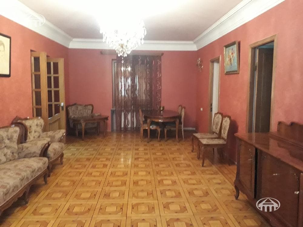 Առանձնատուն · 6 սեն. · 498 մ² · Քանաքեռ-Զեյթուն