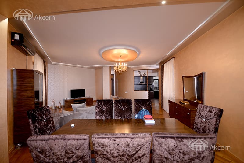 Квартира · 3 комн. · 179 м² · Арабкир