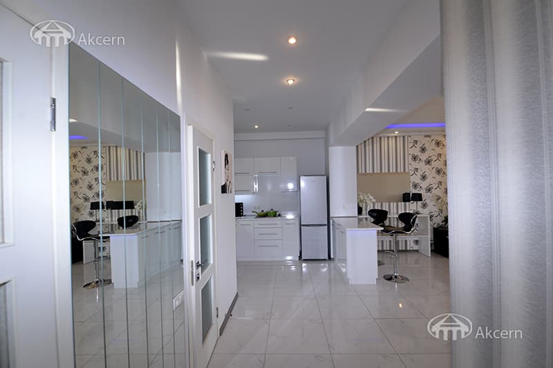 Apartment · 2 rooms · 68 m² · Kentron