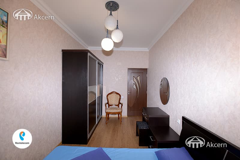 House · 4 rooms · 177 m² · Kentron