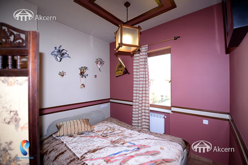 House · 6 rooms · 280 m² · Arabkir