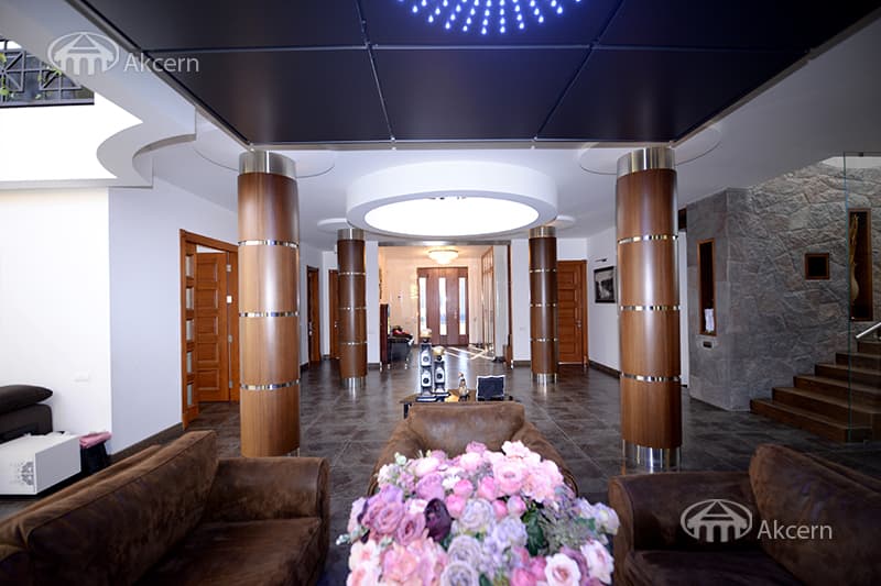 Mansion · 5 rooms · 1,014 m² · Vahagni