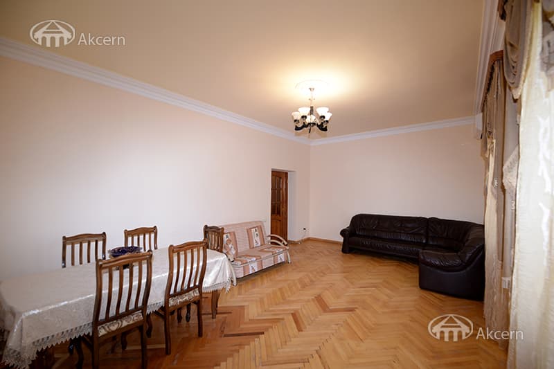 Mansion · 4 rooms · 273 m² · Ajapnyak