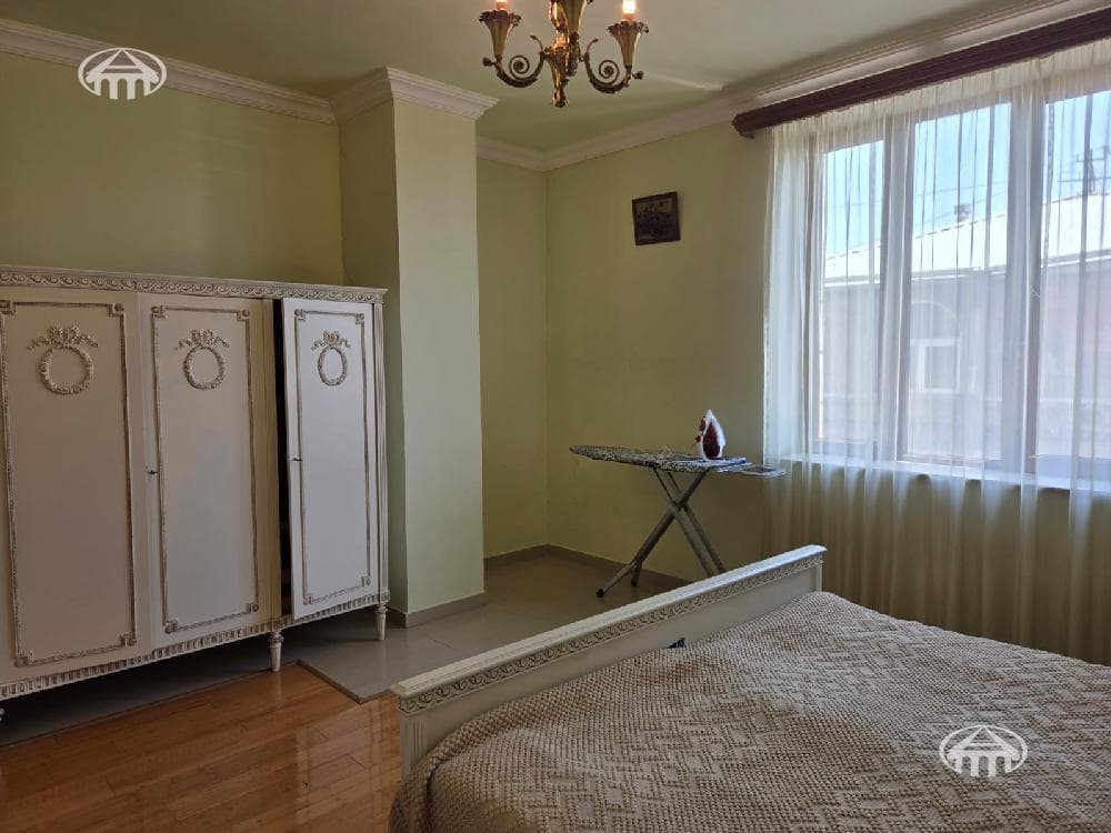 Квартира · 3 комн. · 140 м² · Арабкир
