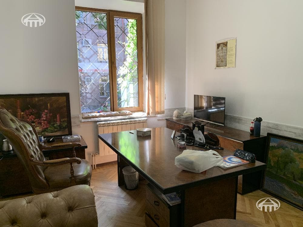 Office · 71 m² · Kentron