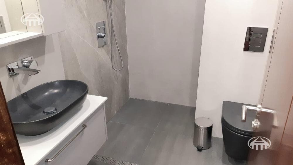 Квартира · 4 комн. · 203 м² · Кентрон