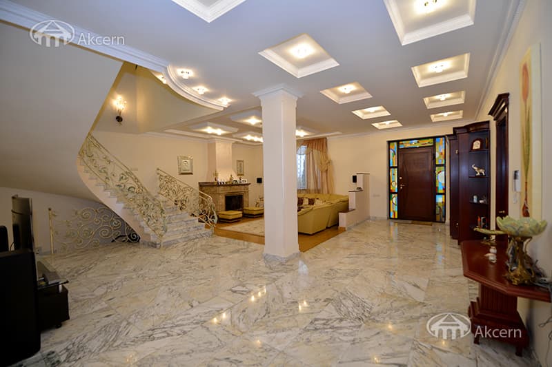 Особняк · 6 комн. · 437 м² · Аван