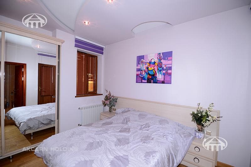 Квартира · 5 комн. · 298 м² · Кентрон