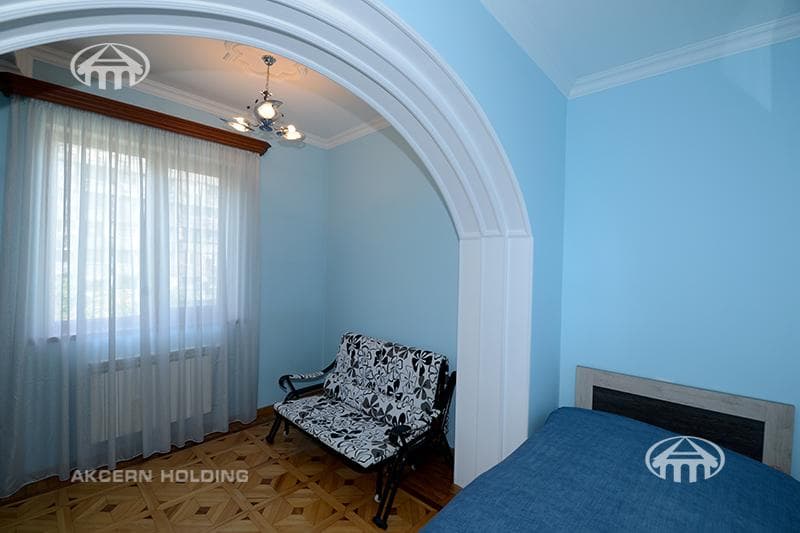 Apartment · 3 rooms · 100 m² · Kentron