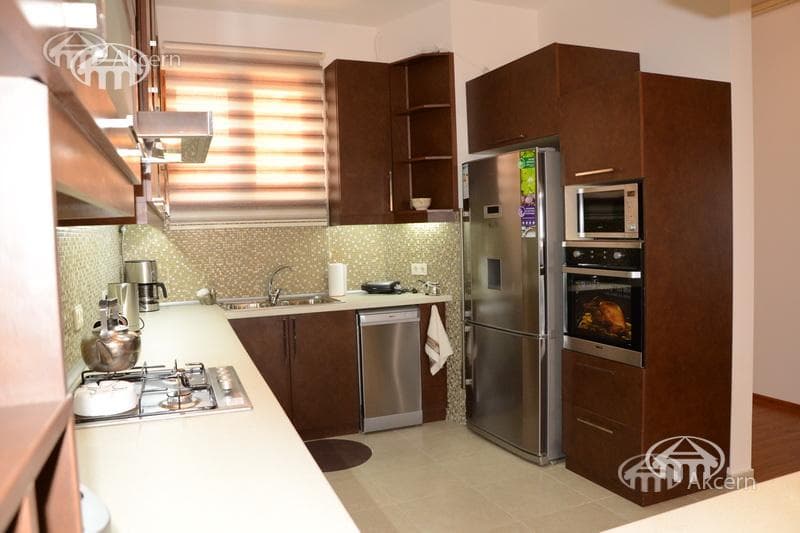 Квартира · 4 комн. · 135 м² · Кентрон