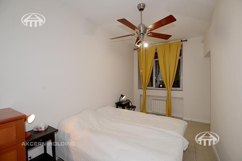 Apartment · 5 rooms · 270 m² · Kentron