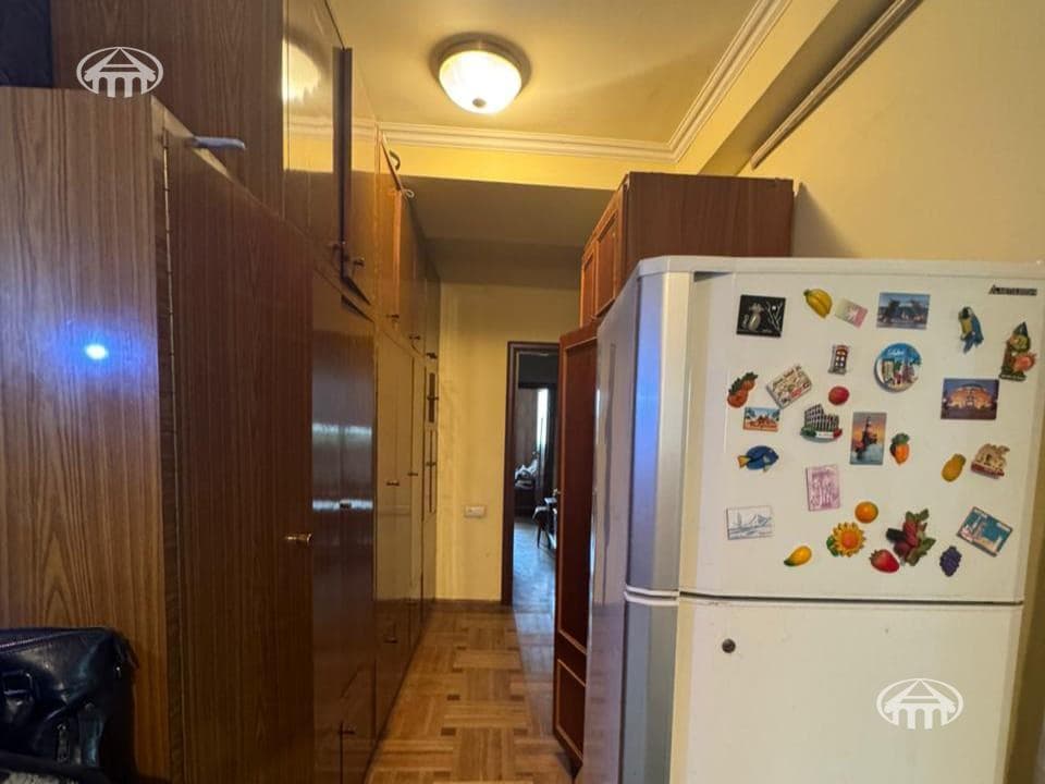 Apartment · 3 rooms · 106 m² · Kentron