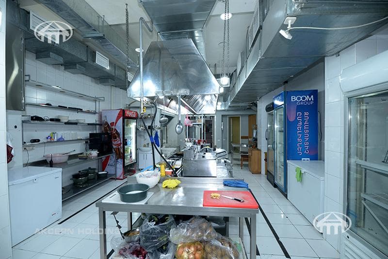 Restaurant · 497 m² · Kentron