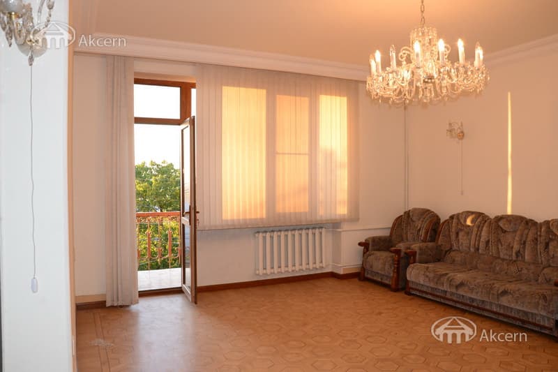 House · 8 rooms · 840 m² · Nork-Marash
