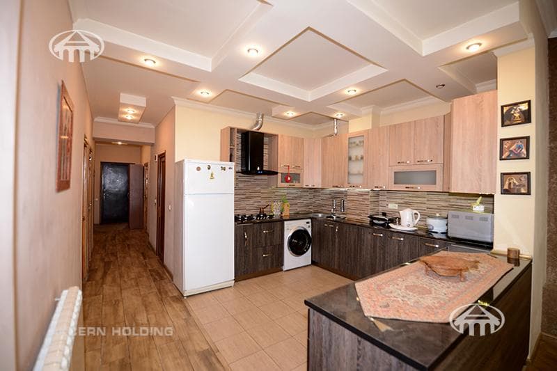 House · 4 rooms · 119 m² · Arabkir