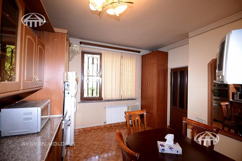 Дом · 3 комн. · 215 м² · Эребуни