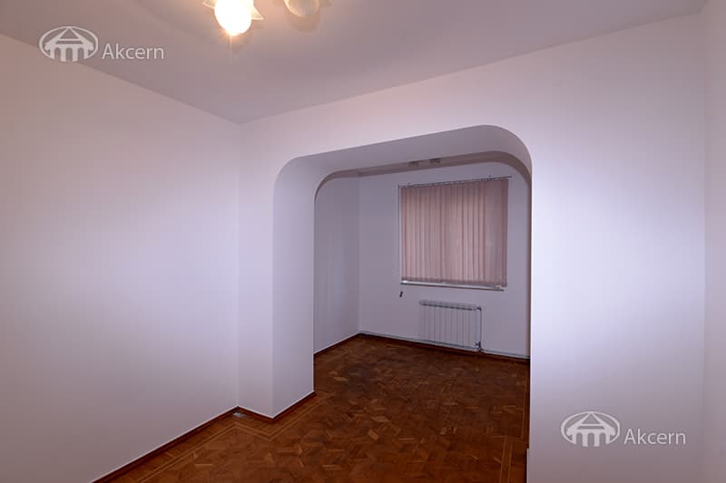 Office · 79 m² · Kentron