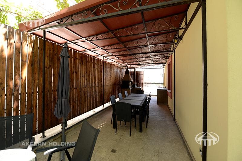 Apartment · 4 rooms · 254 m² · Kentron