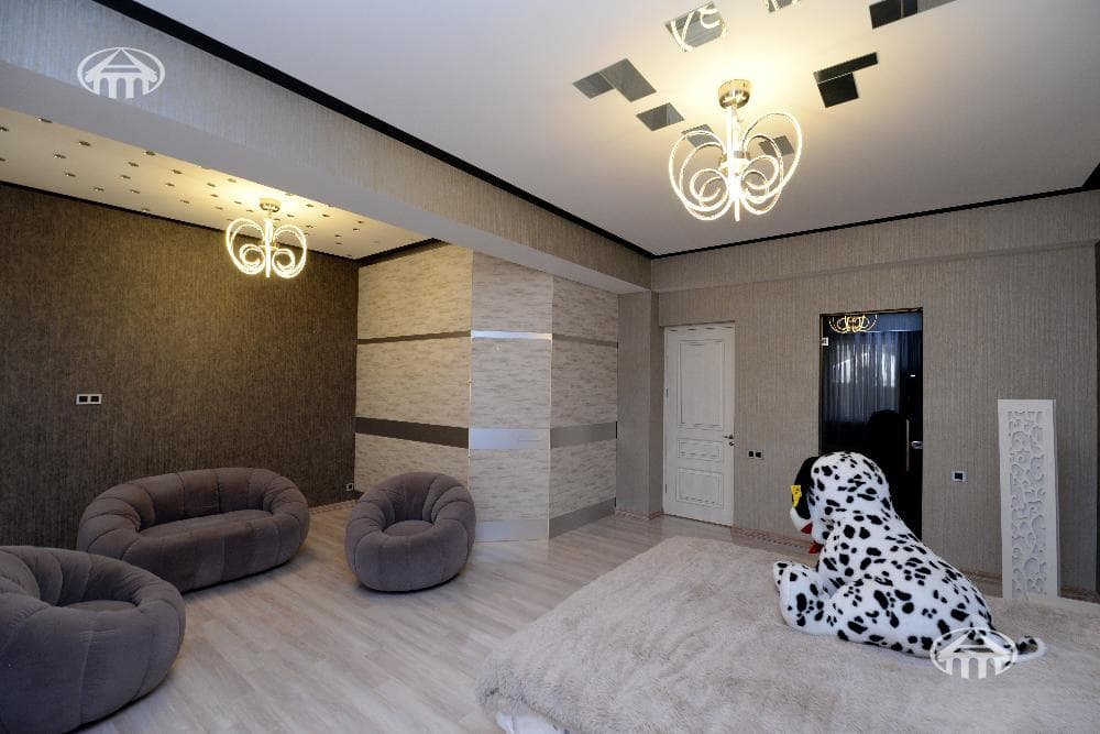 Mansion · 5 rooms · 600 m² · Arabkir