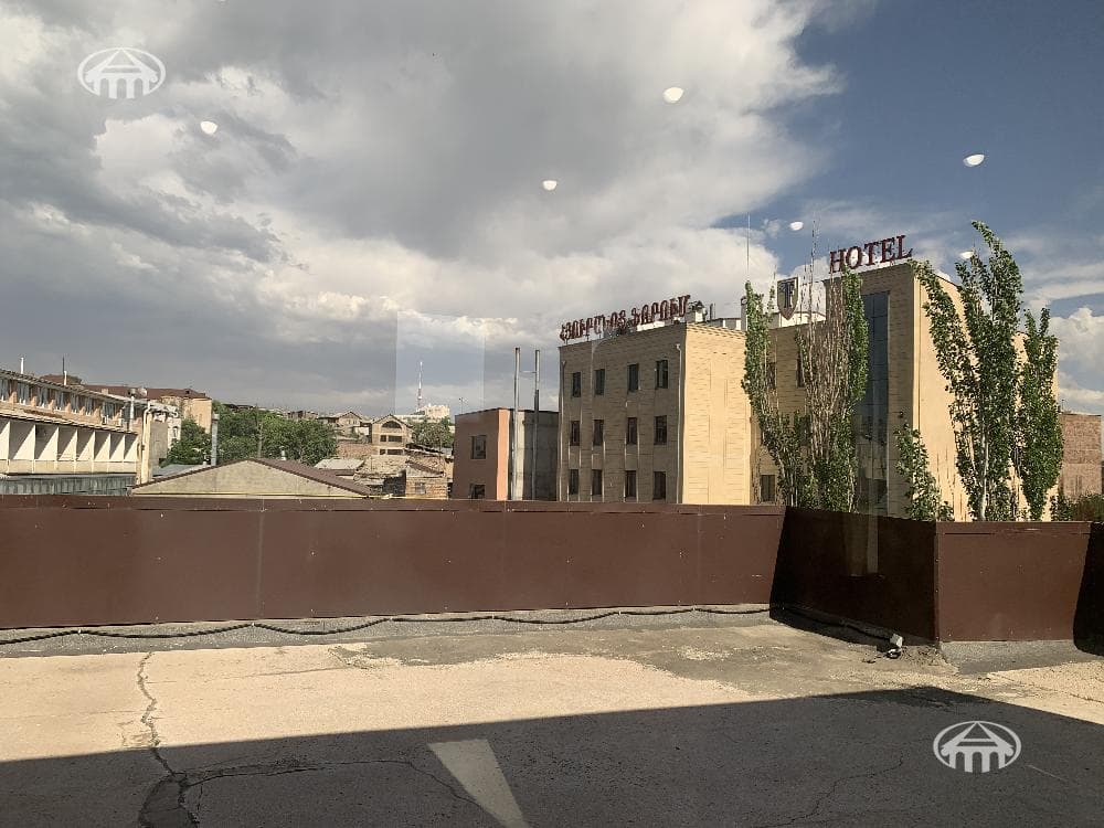 Առանձնատուն · 7 սեն. · 630 մ² · Կենտրոն