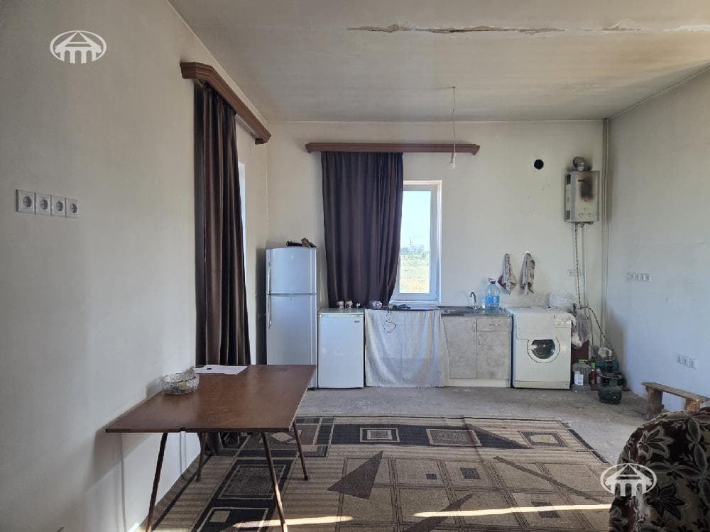 Commercial property · 256 m² · Aintap
