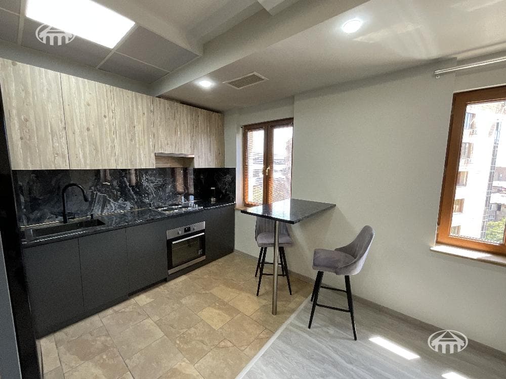 Apartment · 3 rooms · 80 m² · Kentron