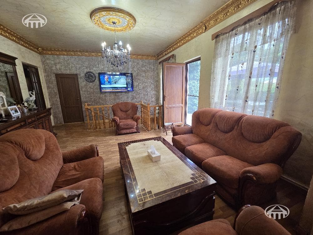 Дом · 5 комн. · 319 м² · Шенгавит
