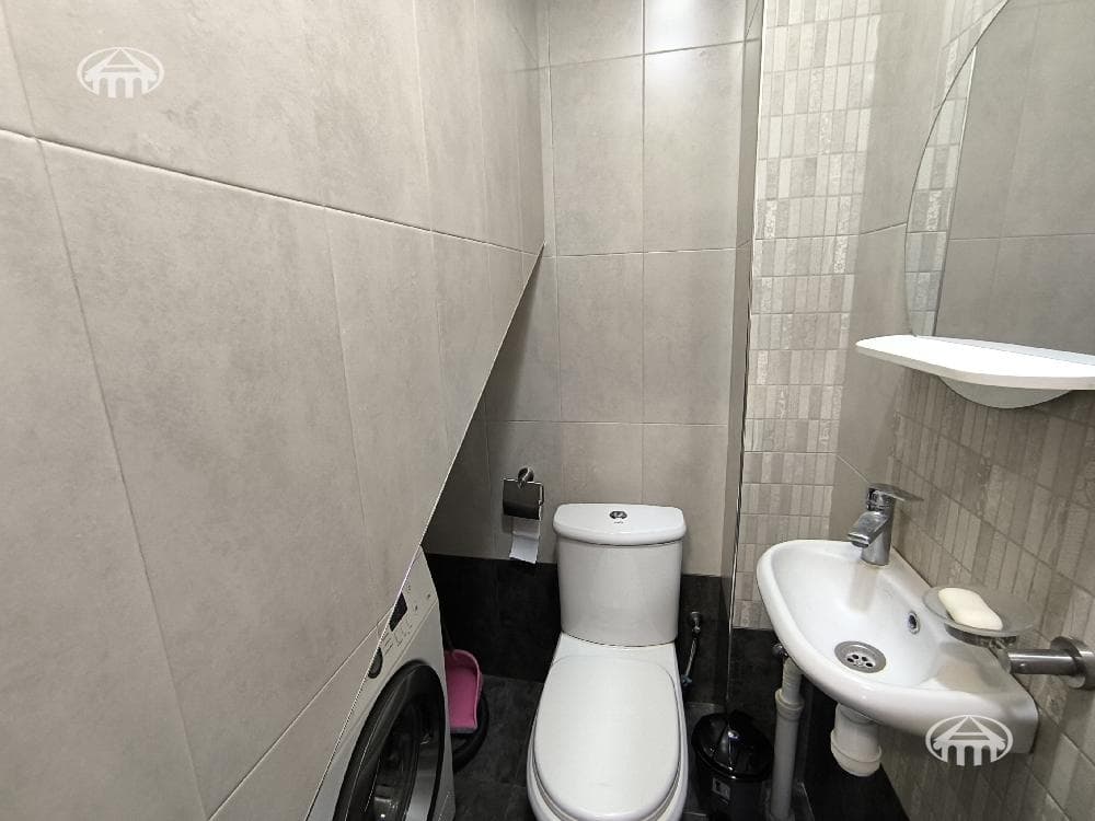 House · 4 rooms · 115 m² · Kentron