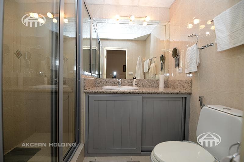Apartment · 5 rooms · 270 m² · Kentron