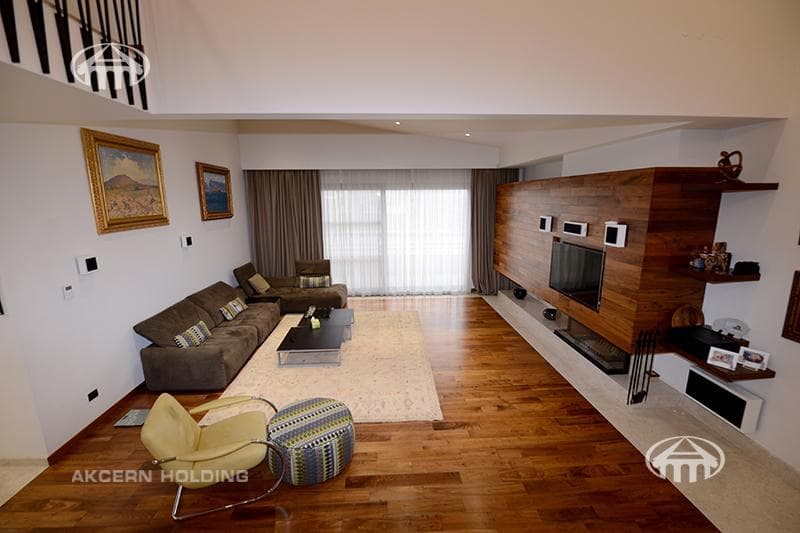 Mansion · 5 rooms · 777 m² · Avan