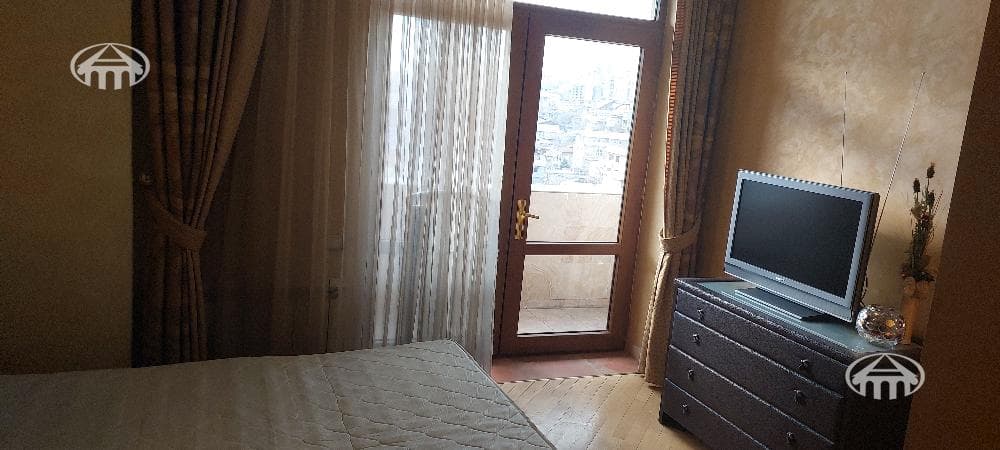 Квартира · 4 комн. · 135 м² · Кентрон