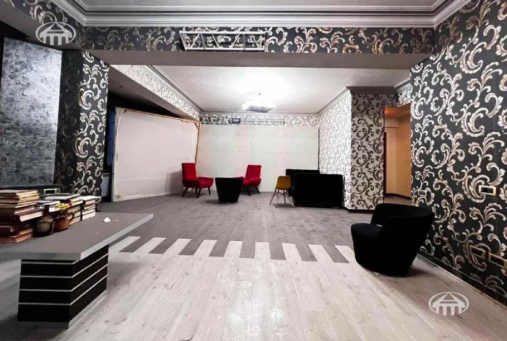 Квартира · 4 комн. · 147 м² · Кентрон