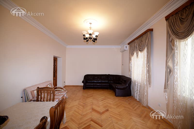 Mansion · 4 rooms · 273 m² · Ajapnyak