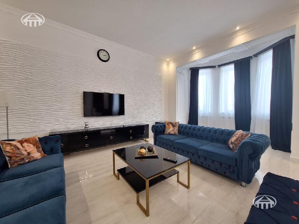 Mansion · 597 m² · Qasax