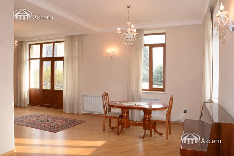 Առանձնատուն · 8 սեն. · 898 մ² · Արաբկիր