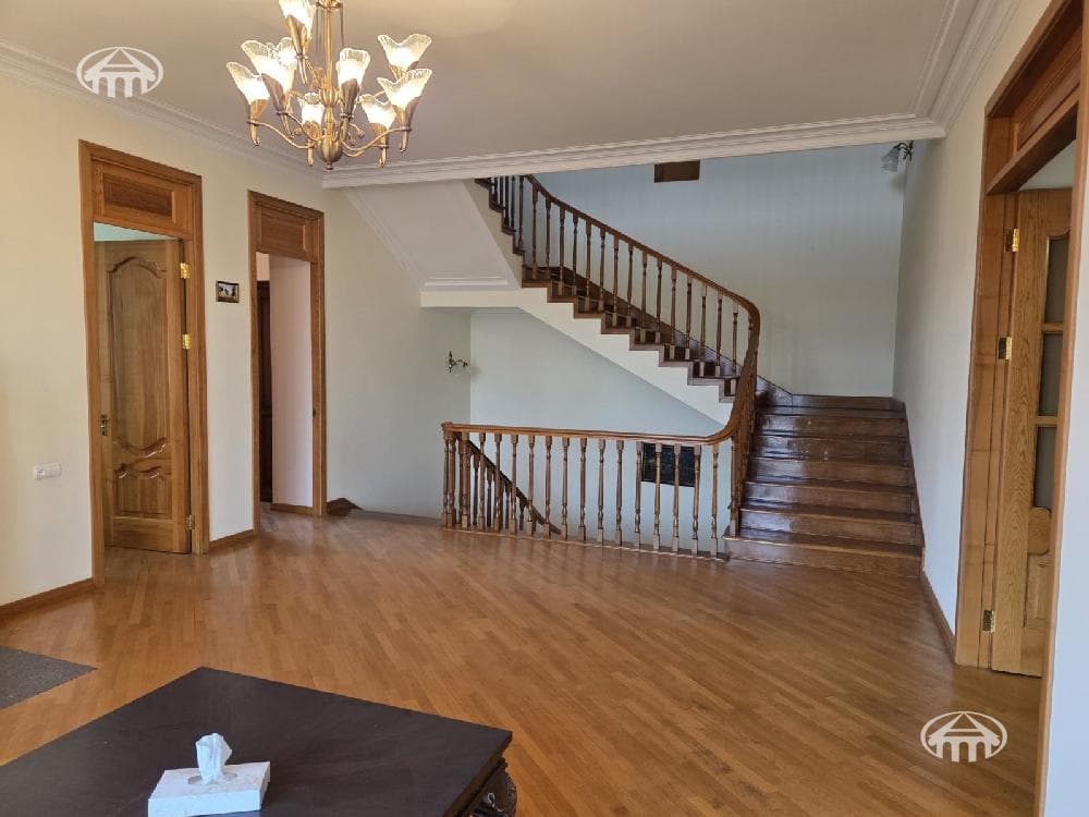 Дом · 6 комн. · 540 м² · Арабкир