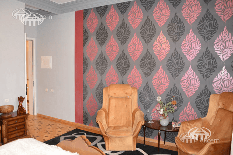 Mansion · 7 rooms · 560 m² · Kentron