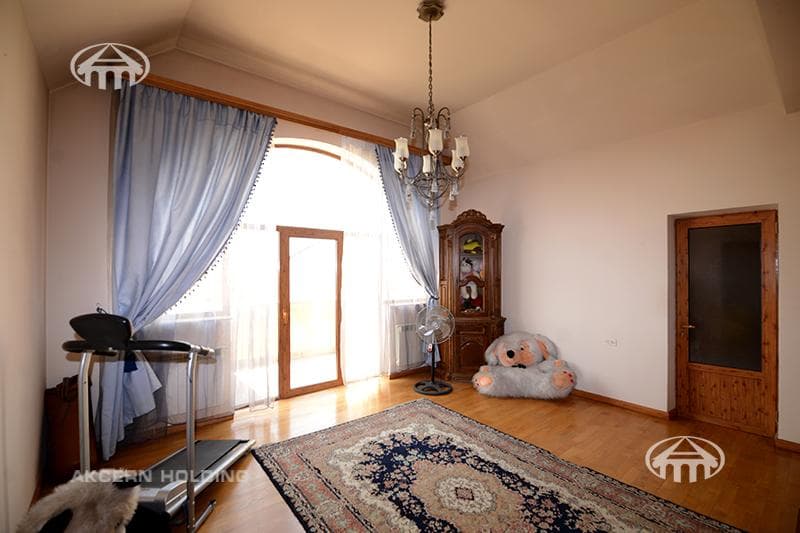 Mansion · 9 rooms · 671 m² · Arabkir