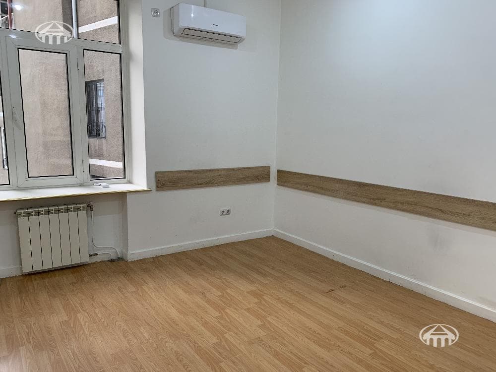 Office · 15 m² · Kentron