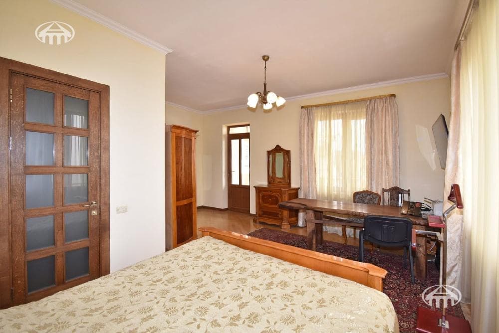 Mansion · 7 rooms · 400 m² · Arabkir