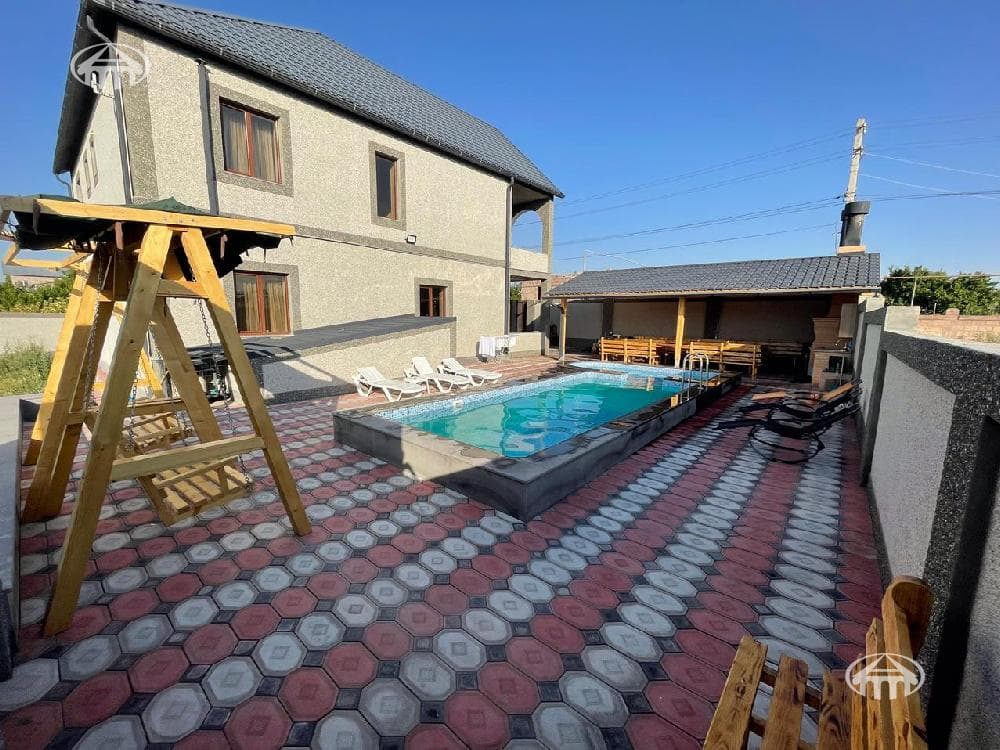 Mansion · 4 rooms · 285 m² · Nor Erznka