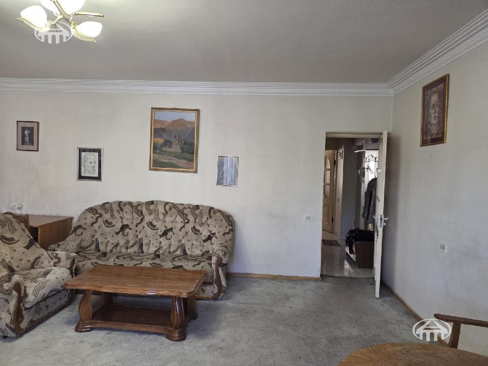 Apartment · 2 rooms · 74 m² · Kentron